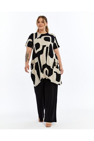THE CABIN Women's Plus Size Shirt Pants Set