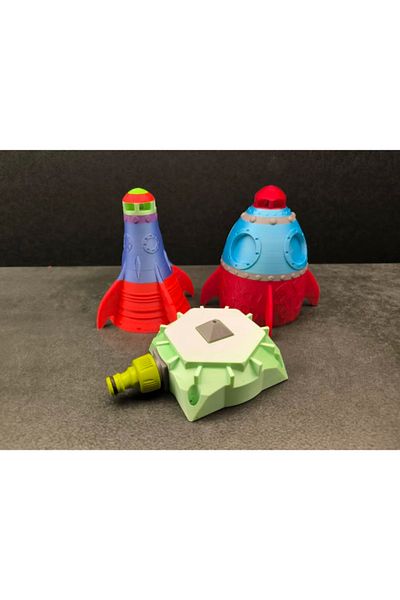 NOMOTHETIC Sprinkler Rocket – Water Squirt Garden Toy