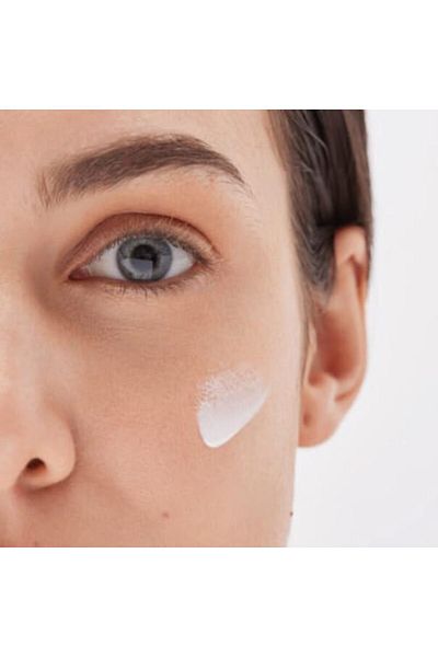 Babe Laboratorios بيبي لابوراتوريز - واقي خفيف فائق السيولة غير لامع بعامل حماية من الشمس 50 | واقي وجه مقاوم للماء | كريم واقي من الشمس