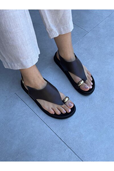 Elvinin Tarzı Dina Bitter Brown Color Akseusar Detailed Flat Sole Sandals