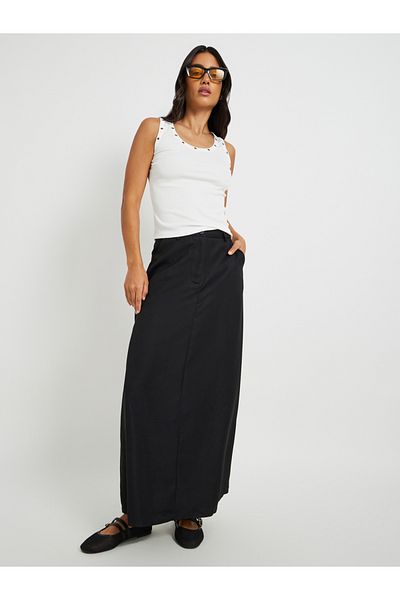 Styli Solid Mid Rise Regular Fit Maxi Skirt