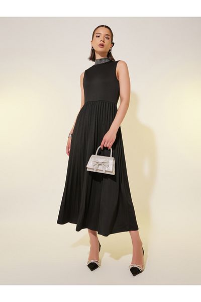 Styli Embellished Trim Sleeveless Pleated A-Line Midi Dress