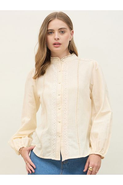 Styli Mandarin Collar Buttoned Lace Insert Top