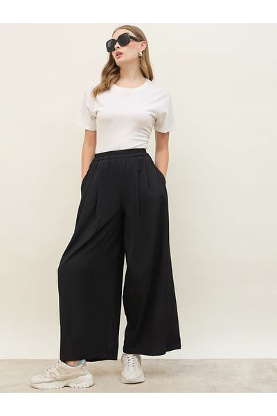Styli Solid Mid Rise Wide Leg Pants