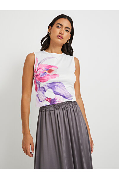 Styli Floral Print Sleeveless Round Neck Top
