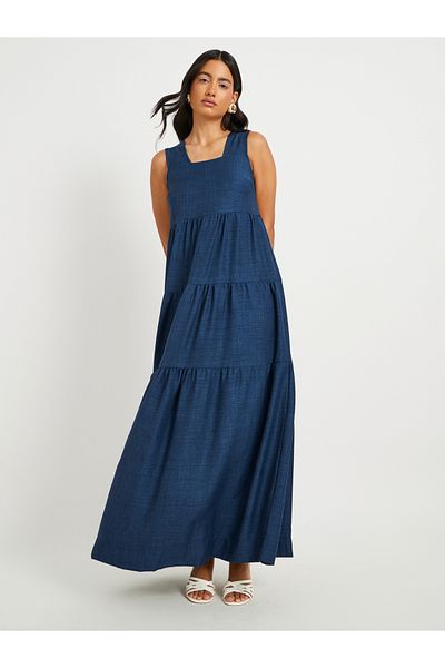 Styli Solid Sleeveless Tiered Maxi Dress
