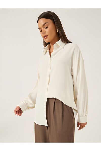 Styli Solid Spread Collar Regular Fit Shirt