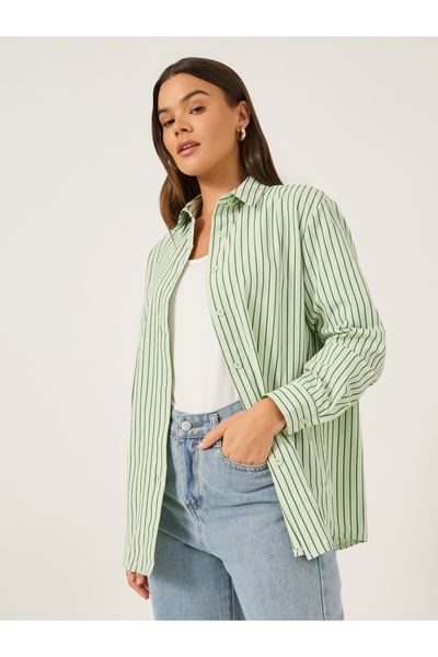 Styli قميص مخطط بياقة واسعة وقصة عادية