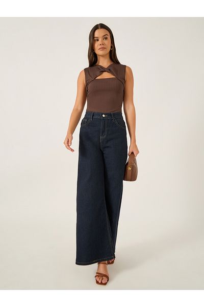 Styli Ribbed Cut Out Detail Sleeveless Top with Twist Front