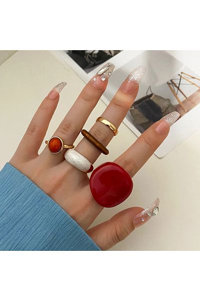 Girift Vintage Darae 5Pcs Red Acrylic Ring Set