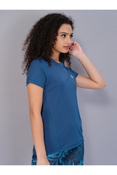 Technosport By Styli Women Solid Raglan Sleeves Regular Fit T-Shirt