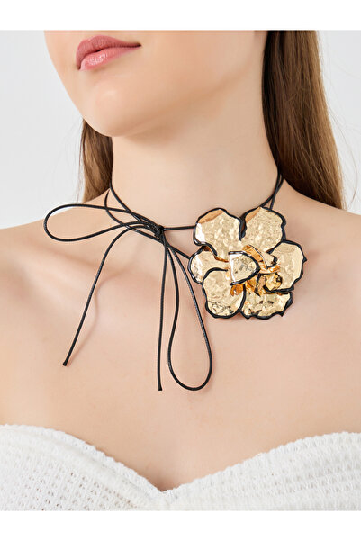 Styli قلادة تشوكر بخيوط مزينة بزهرة