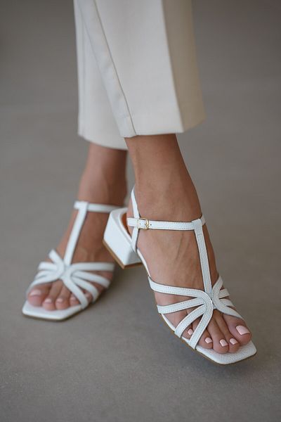 selinshoes Beary Front Stripe Detailed Genuine Leather Women's Sandals - White