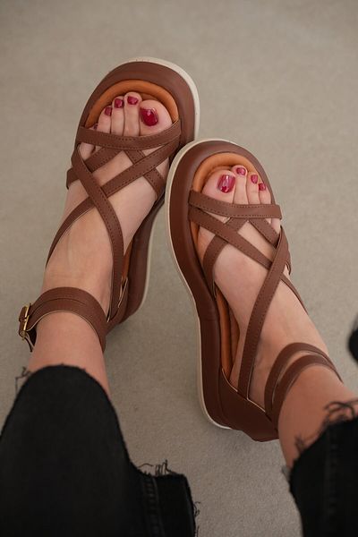selinshoes Γυναικεία πέδιλα με αγκράφα με λεπτομέρεια Pony μπροστά σταυρωτά - TABA