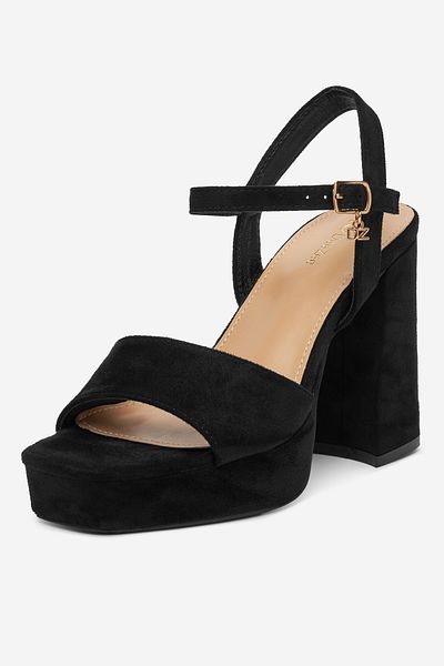 DeeZee Women's Sandals on a block low black block with platform 37