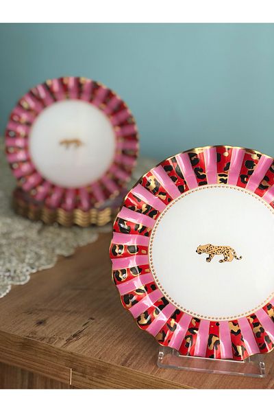 B&M Curved Cake Plate 6 Pieces