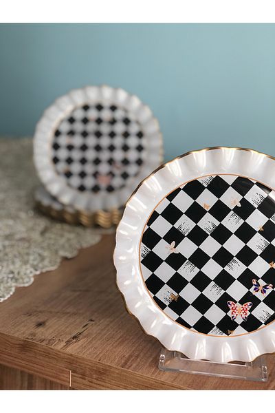 B&M Checkerboard Patterned Curved Cake Plate 6 Pieces