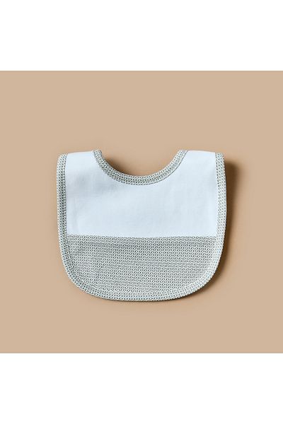 giggles Printed Muslin Bib With Button Closure