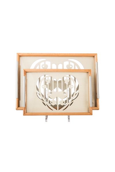 Dania A set of wooden trays and bowls with metal handles and a beautifully engraved glass-covered base.