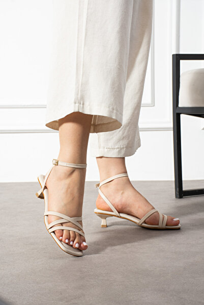 topukludünyası Γυναικεία πέδιλα με τακούνι Egg Heel Wraparound