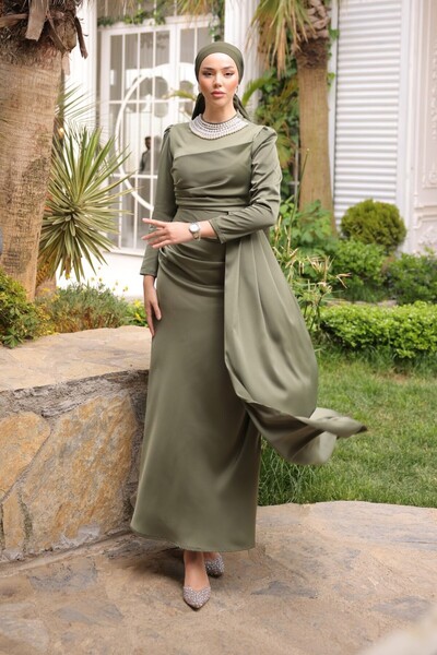 Asya Karen Βραδινό φόρεμα με λεπτομέρεια από πέρλες και ουρά