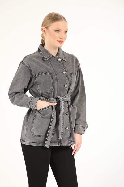 Suede Style 5362 - سترة جينز نسائية أنيقة ومريحة مع تفاصيل حزام الخصر و4 جيوب