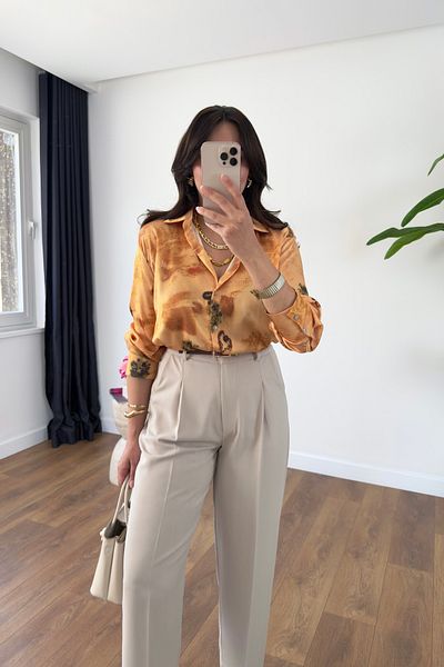BİRCANÇİL Lika Orange V-Neck Patterned Satin Shirt