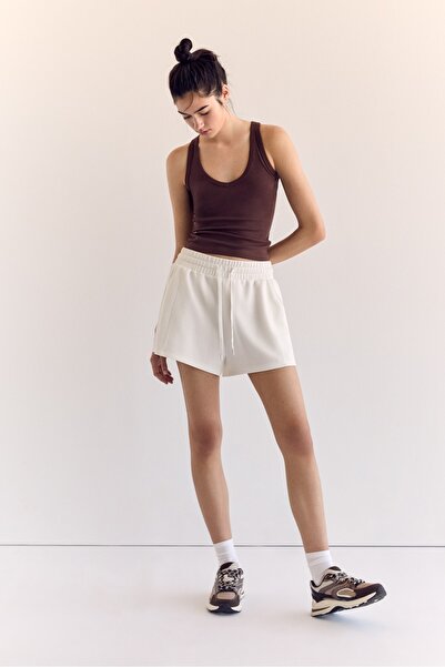 Stradivarius Yumuşak Dokunuşlu Dikişli Şort