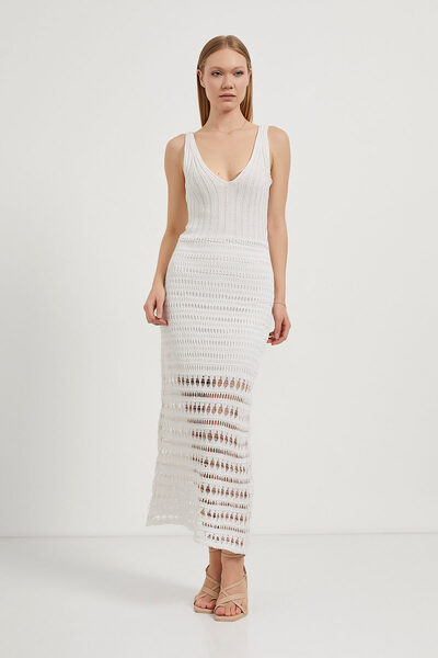 Arma Life Women's Basic V-Neck Back Low-Cut White Knitwear Dress