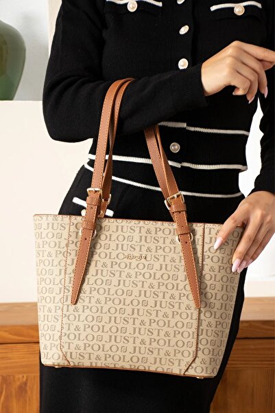 Just Polo حقيبة كتف نسائية مونوغرام