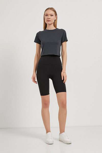 Arma Life Women's Crew Neck Basic Stretchy Smoked Crop T-Shirt