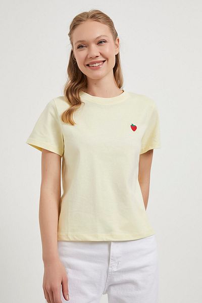 Arma Life Tricou galben cu decolteu brodat cu căpșuni pentru femei