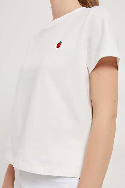 Arma Life Women's Strawberry Embroidered Crew Neck White Loose T-Shirt