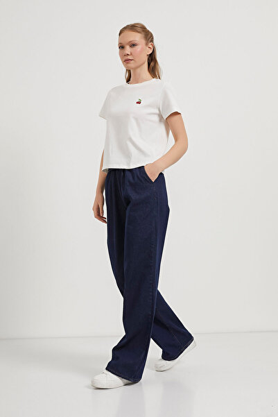 Arma Life Women's Cherry Patterned Crew Neck White Loose T-Shirt