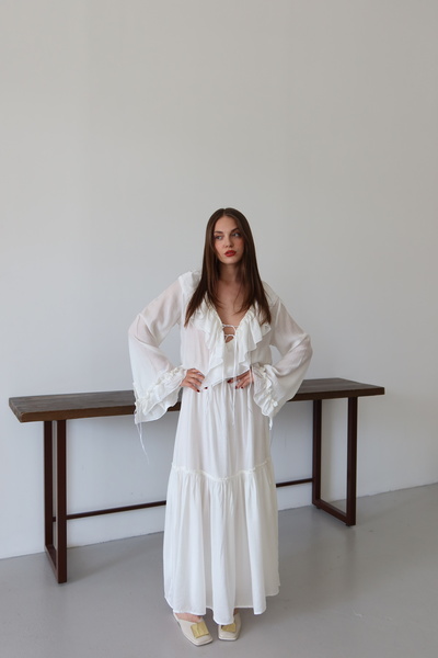 Laluvia Λευκό φόρεμα Toulon με βολάν με λεπτομέρειες - 204126