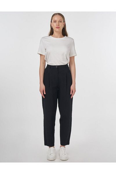 Kayra Seersucker Carrot Cut Trousers Black