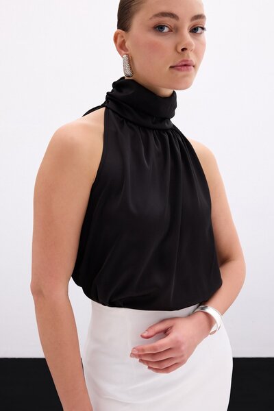 Sateen Boğazlı Kolsuz Bluz - Düz Siyah