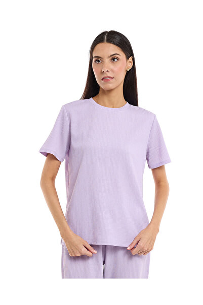 R&B بلوزة محبوكة ذات ملمس مميز مع رقبة دائرية وأكمام قصيرة