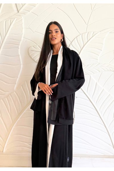 Jameela Women's Two Colour Reversible Abaya - Black and White
