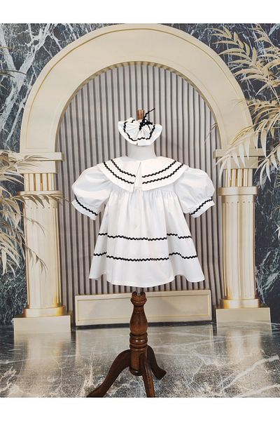Hobidik Poplin din bumbac alb Rochie neagră cu guler ascuțit