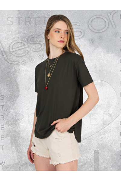 less is or تيشيرت أساسي ممتاز مقطوع بالليزر باللون الأخضر العسكري