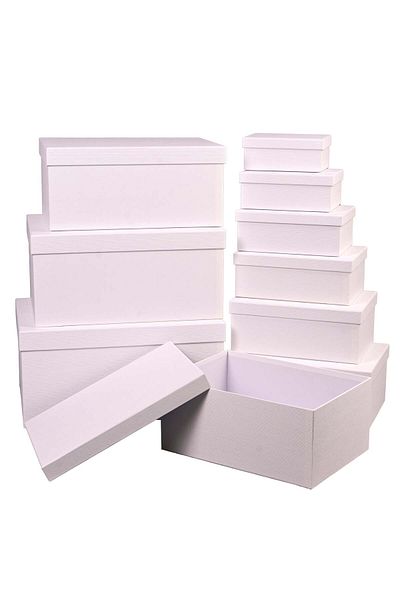 Party and Story 10 pieces off white boxes