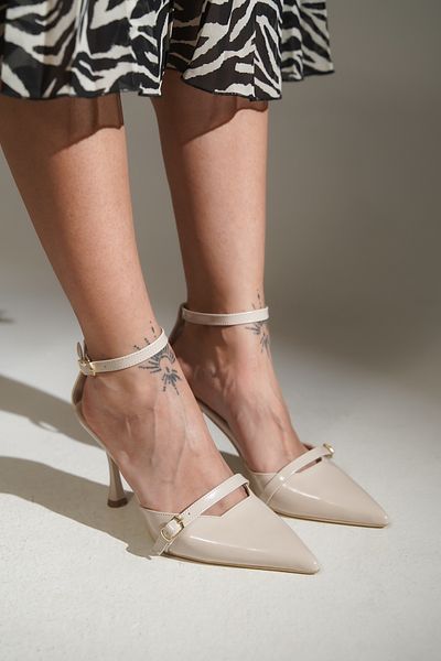 lovitto Buckle Tape Detailed Pointed Toe Patent Leather Heeled Women's Shoes