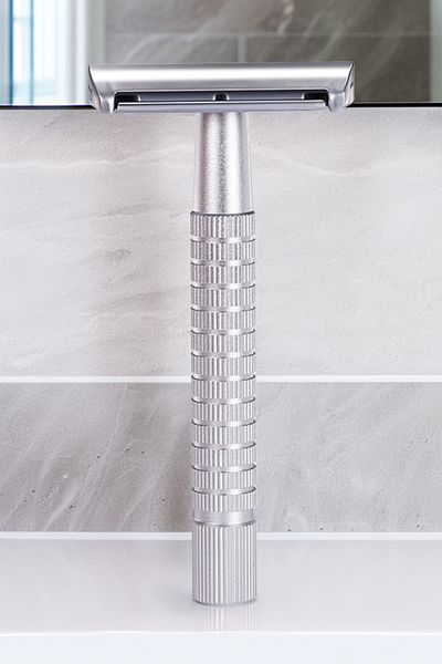 Qualis S18 Full Metal Shaver + 5 Sheet Razors