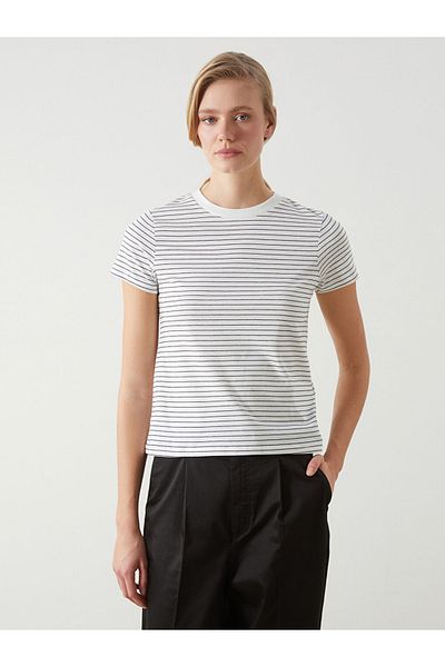 LC Waikiki Γυναικείο T-Shirt από βαμβακερό χτενισμένο ύφασμα στενής εφαρμογής