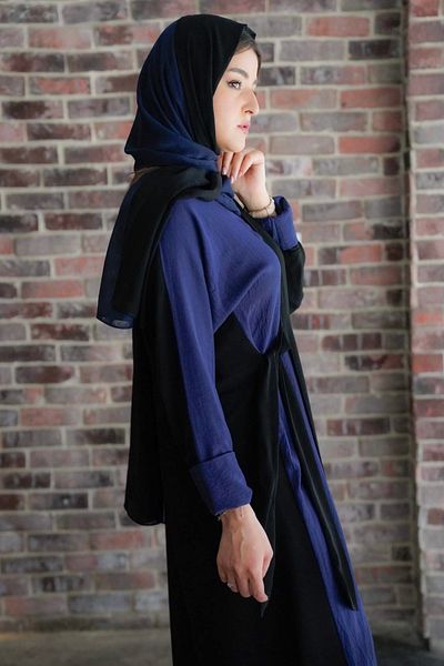 outline Black abaya with navy blue overlay and tie