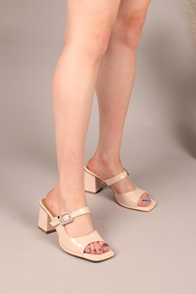 Birikon Jovi̇al Stone Buckle Heeled Slippers Ten