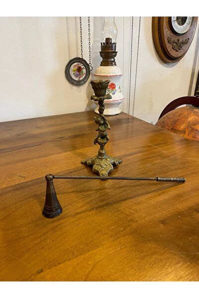 ANTİKA AYAL Antika figürlü şamdan ve mum söndürücü