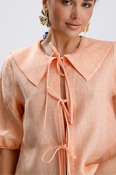 COLLECTİON Aria Dokumalı Keten Kumaş Önden Bağlamalı Bebe Yaka Bluz