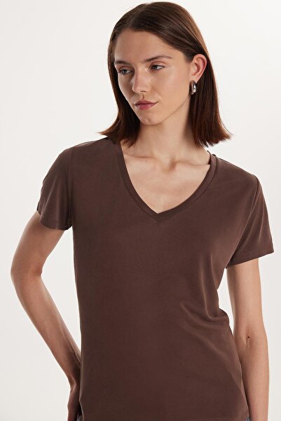 Tudors Γυναικείο μπλουζάκι Relax Fit Άνετο κομμένο Modal V-Neck καφέ